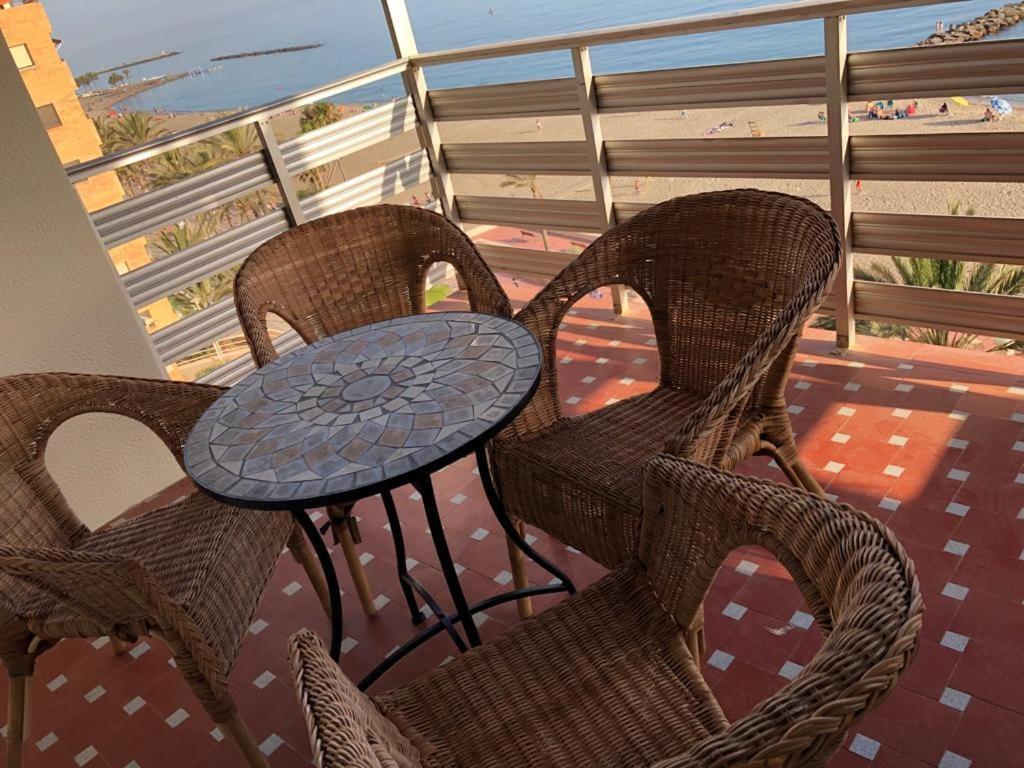 Apartamento En Primera Linea Del Paseo Marítimo *