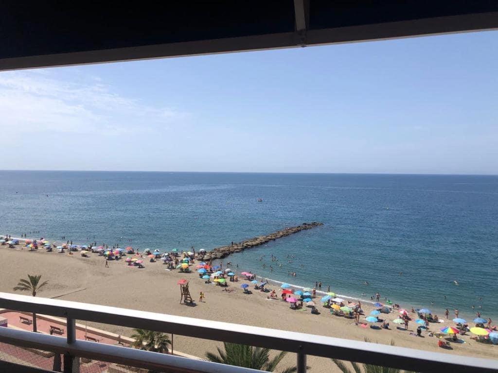 En Primera Linea Del Paseo Marítimo Apartamento