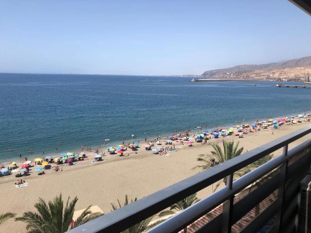En Primera Linea Del Paseo Marítimo Apartamento Almería