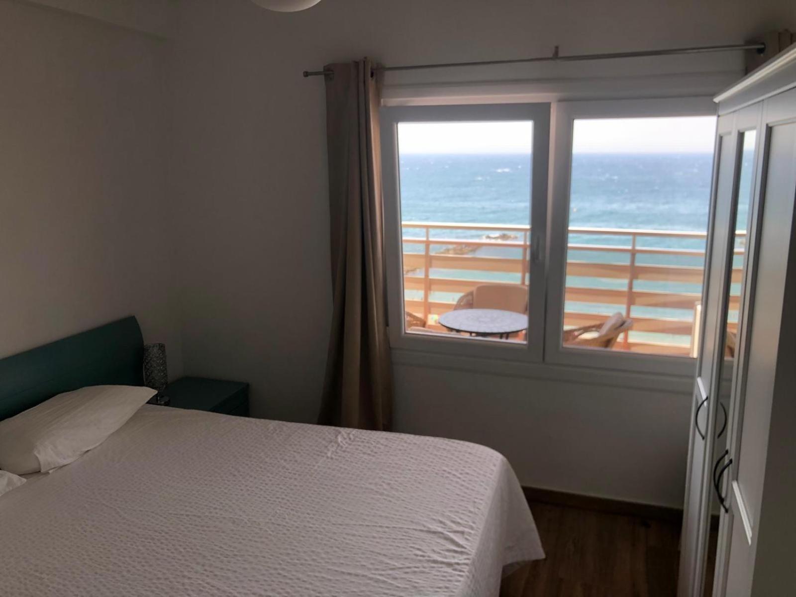 En Primera Linea Del Paseo Marítimo Apartamento